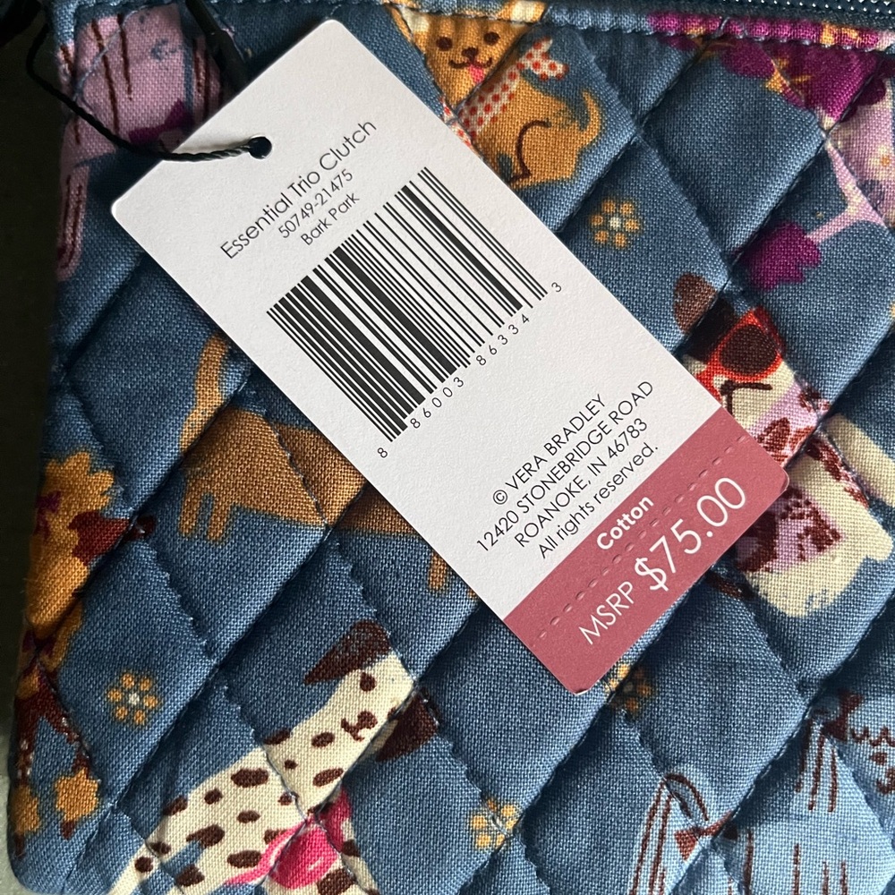Vera Bradley blue Trio Clutch Quilted Dog Print New - Picture 2 of 7